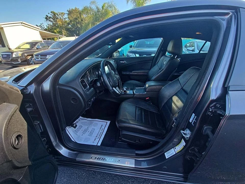 2014 Dodge Charger 7th Gen - Image 5 of 10