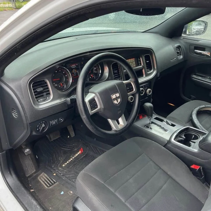 2014 Dodge Charger 6th Gen - Image 5 of 7