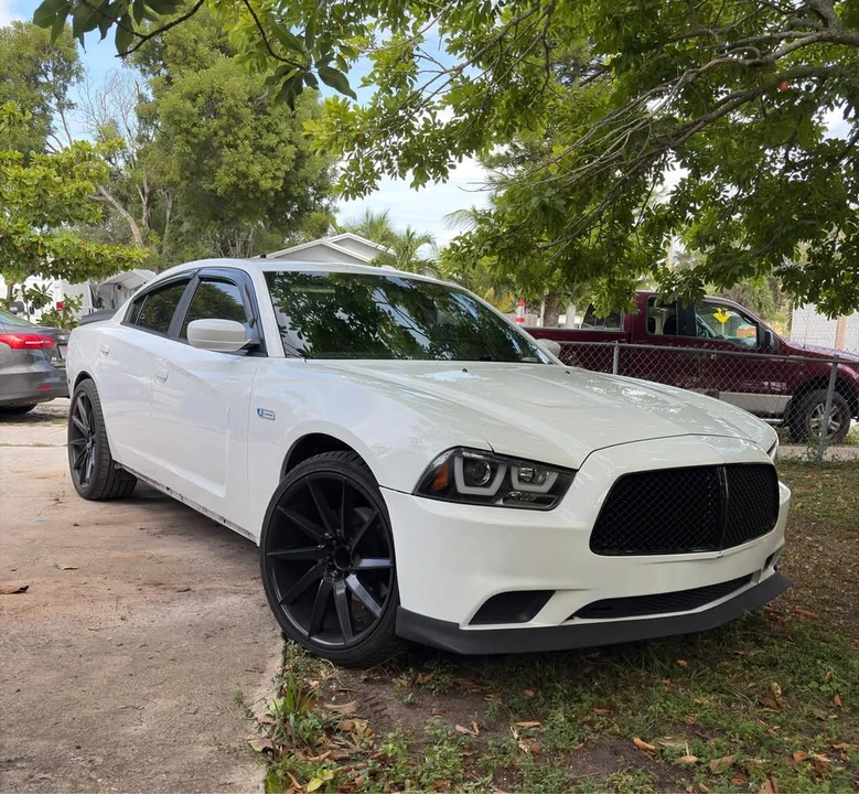 2014 Dodge Charger 7th Gen - Image 6 of 10