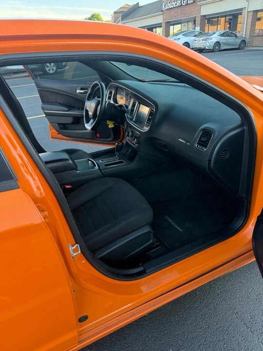 2014 Dodge Charger 7th Gen - Image 7 of 9