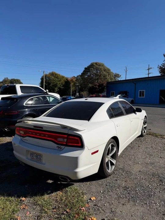 2014 Dodge Charger 7th Gen - Image 3 of 7