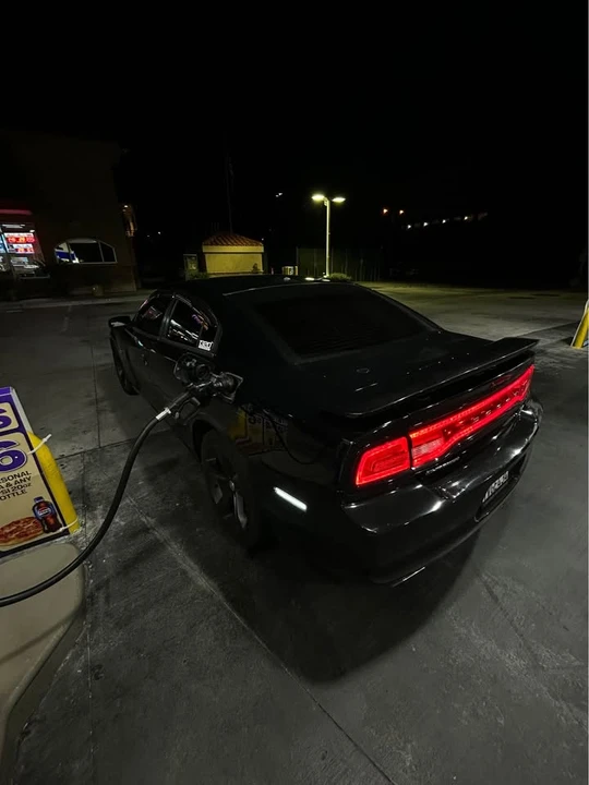 2014 Dodge Charger 7th Gen - Image 3 of 10
