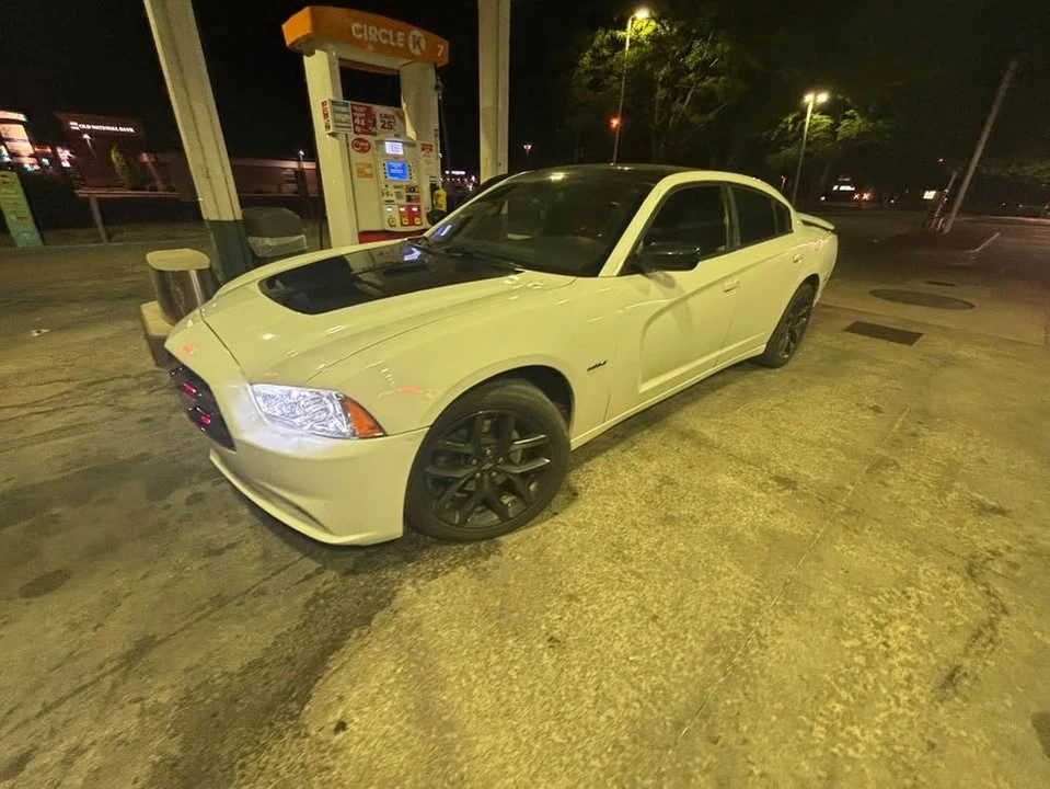 2014 Dodge Charger 7th Gen - Image 3 of 7