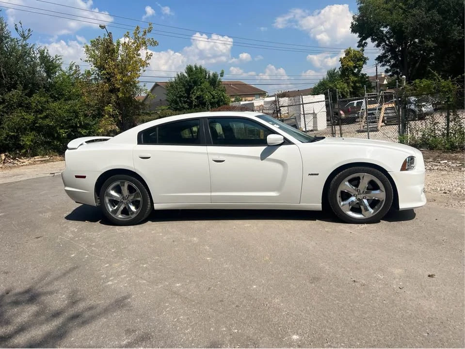 2014 Dodge Charger 7th Gen - Image 2 of 20
