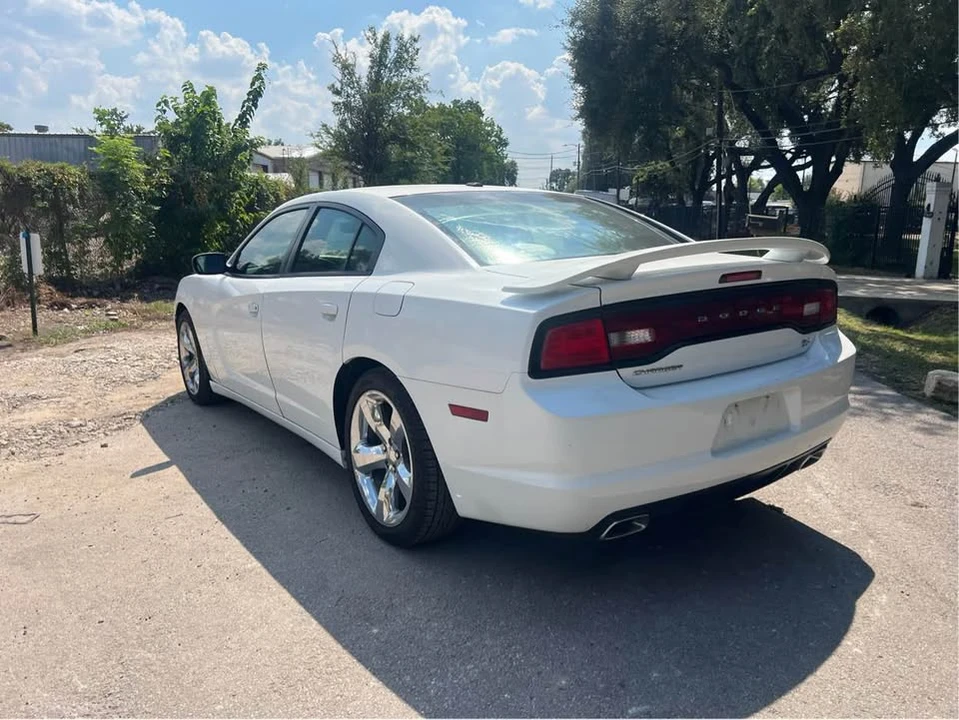 2014 Dodge Charger 7th Gen - Image 5 of 20