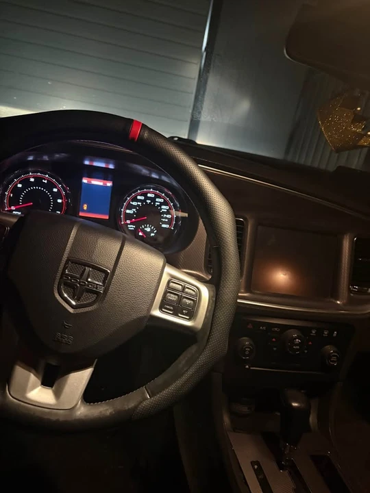 2014 Dodge Charger 6th Gen - Image 4 of 8