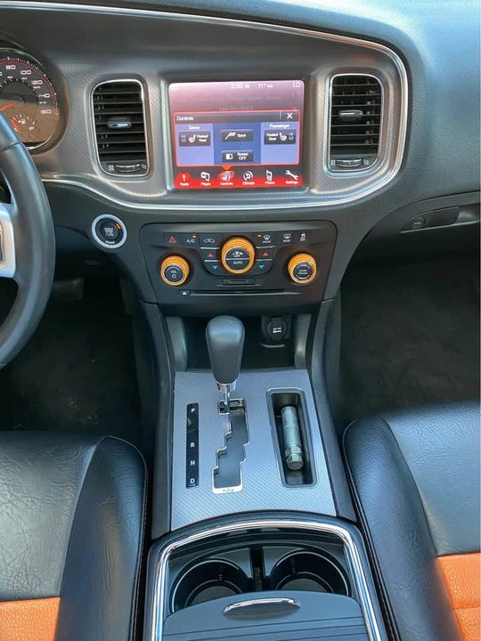 2014 Dodge Charger 7th Gen - Image 15 of 18