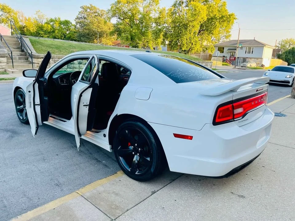 2014 Dodge Charger 6th Gen - Image 9 of 17