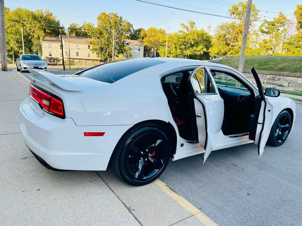 2014 Dodge Charger 6th Gen - Image 13 of 17