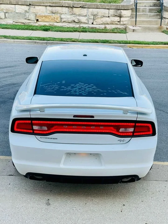 2014 Dodge Charger 6th Gen - Image 10 of 17
