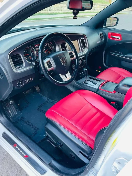2014 Dodge Charger 6th Gen - Image 5 of 17