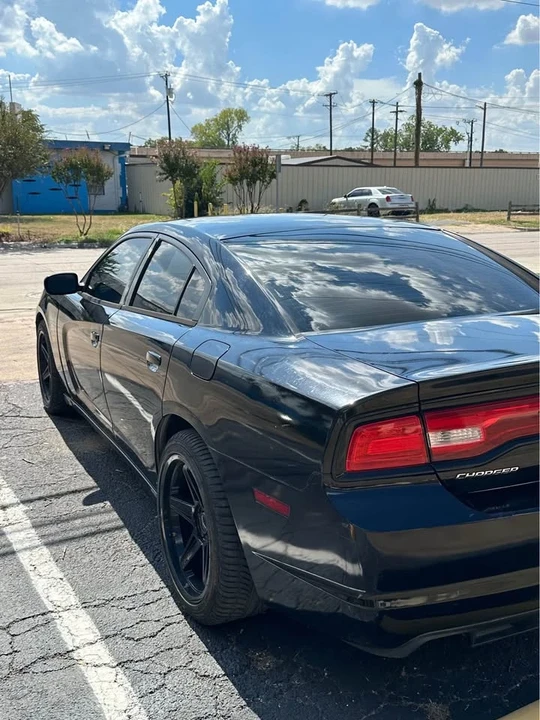 2014 Dodge Charger 6th Gen - Image 4 of 13
