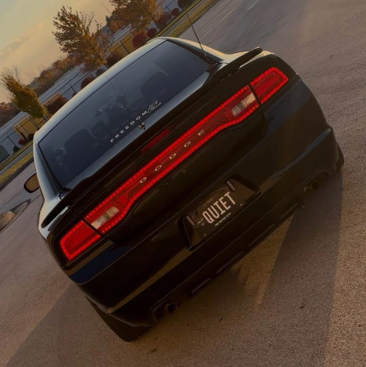 2014 Dodge Charger 6th Gen - Image 2 of 7