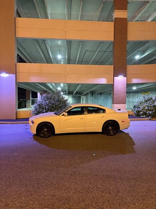 2014 Dodge Charger 7th Gen - Image 2 of 13