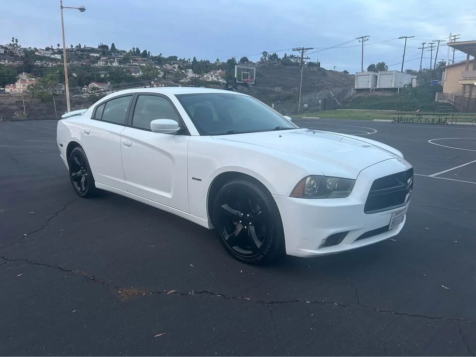2014 Dodge Charger 6th Gen - Image 4 of 13