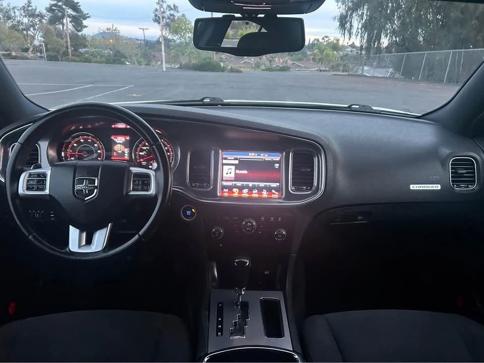 2014 Dodge Charger 6th Gen - Image 8 of 13