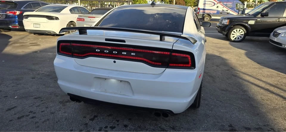 2014 Dodge Charger 7th Gen - Image 4 of 19
