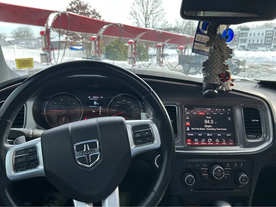 2014 Dodge Charger 7th Gen - Image 5 of 10