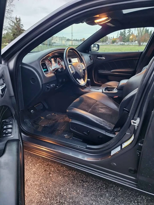 2014 Dodge Charger 6th Gen - Image 10 of 19