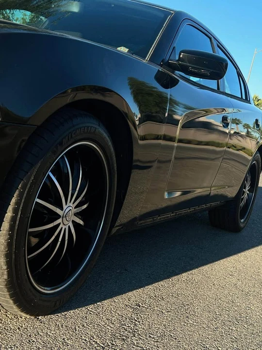 2014 Dodge Charger 7th Gen - Image 4 of 12