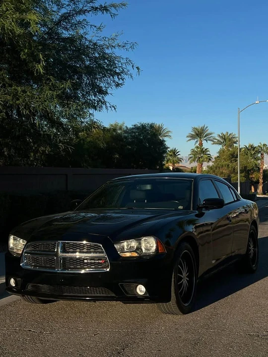 2014 Dodge Charger 7th Gen - Image 2 of 12