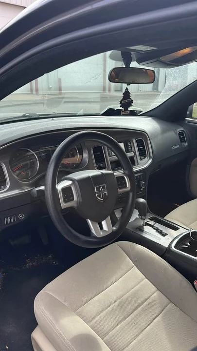 2014 Dodge Charger 6th Gen - Image 3 of 4