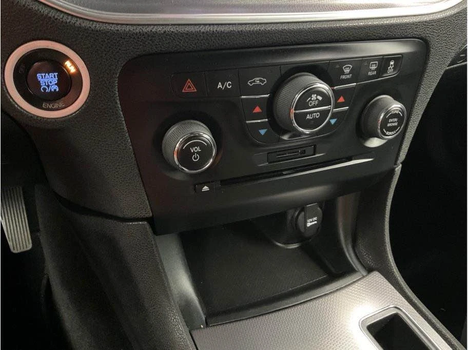 2014 Dodge Charger 6th Gen - Image 4 of 4