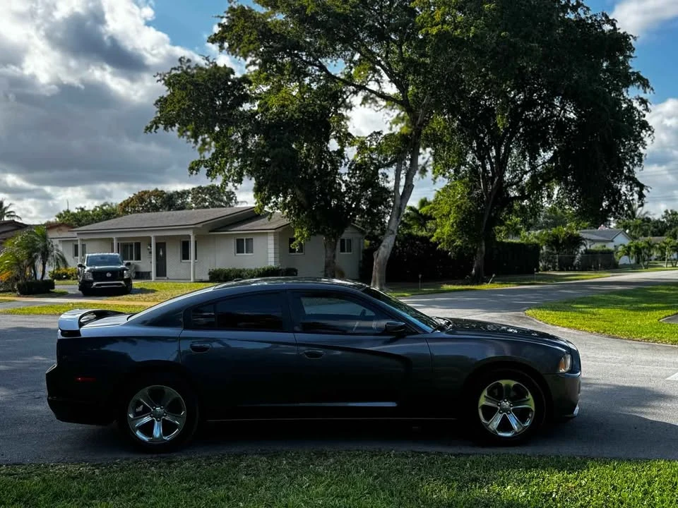 2014 Dodge Charger 7th Gen - Image 2 of 17