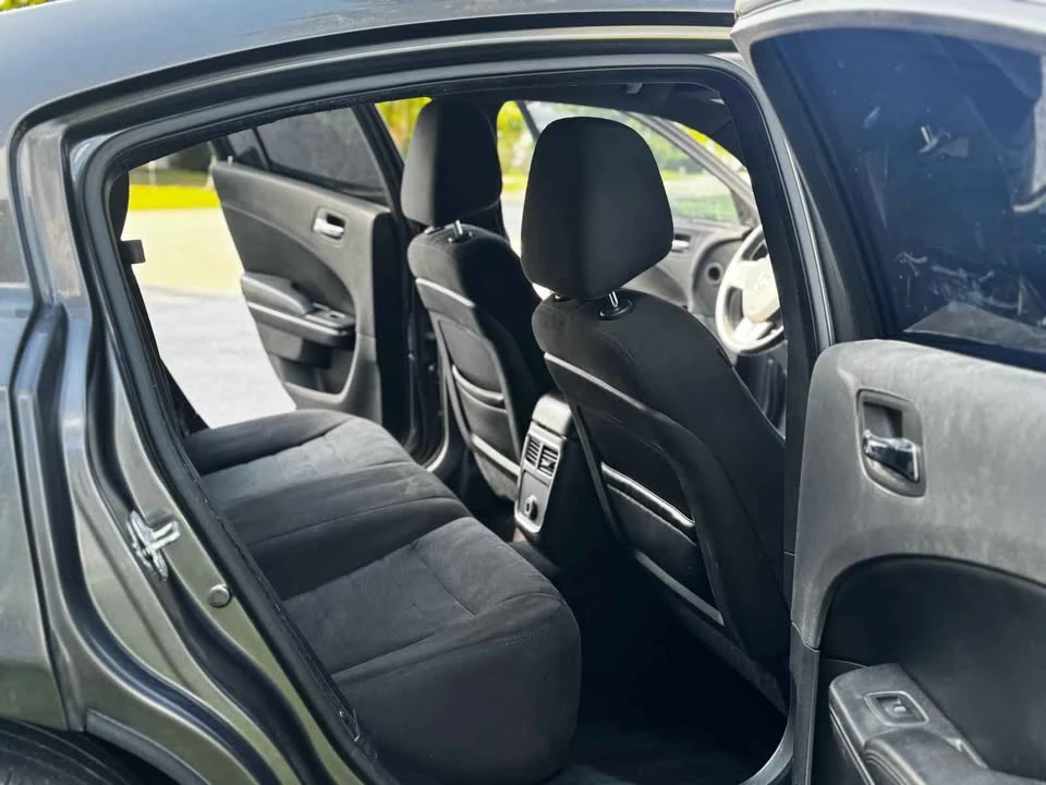 2014 Dodge Charger 7th Gen - Image 10 of 17