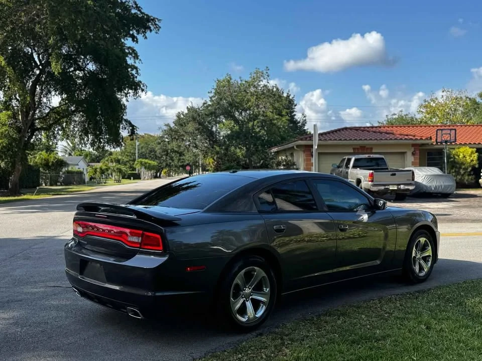 2014 Dodge Charger 7th Gen - Image 3 of 17