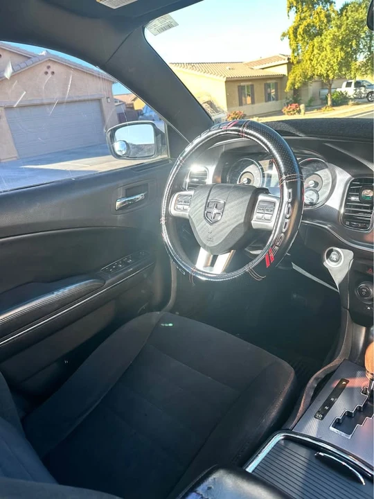 2014 Dodge Charger 6th Gen - Image 5 of 12