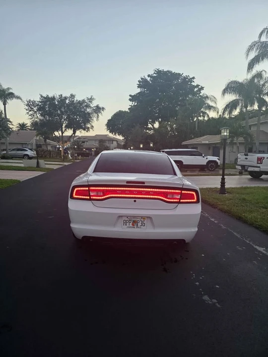 2014 Dodge Charger 7th Gen - Image 2 of 11