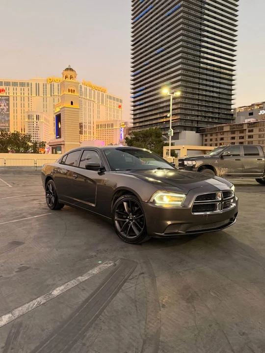 2014 Dodge Charger 6th Gen - Image 2 of 7