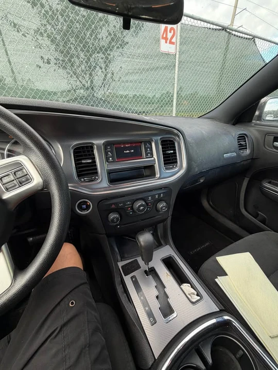 2014 Dodge Charger 6th Gen - Image 3 of 10