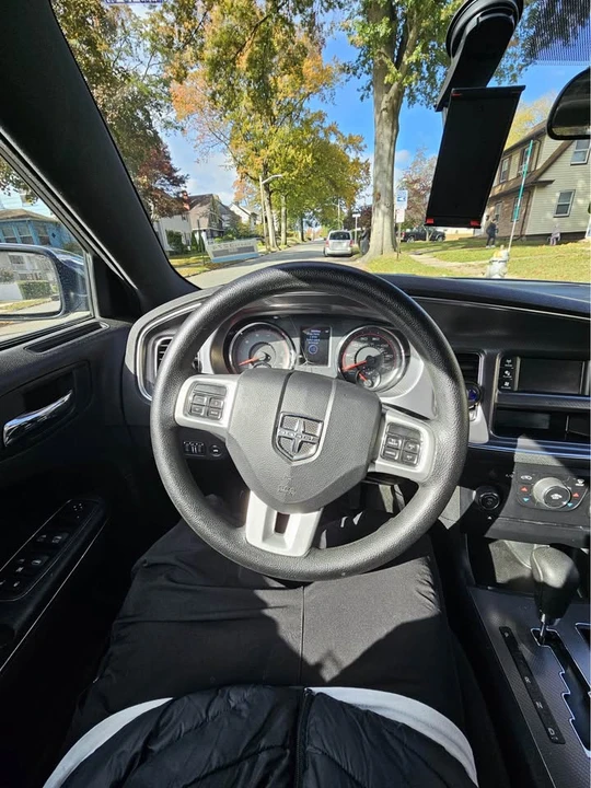 2014 Dodge Charger 6th Gen - Image 5 of 7