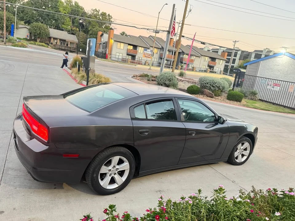 2014 Dodge Charger 6th Gen - Image 5 of 8
