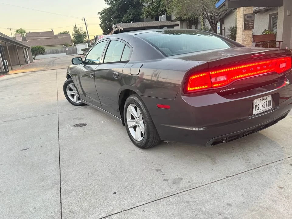 2014 Dodge Charger 6th Gen - Image 6 of 8