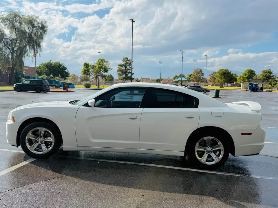 2014 Dodge Charger 7th Gen - Image 4 of 20