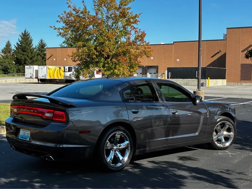 2014 Dodge Charger 6th Gen - Image 4 of 11