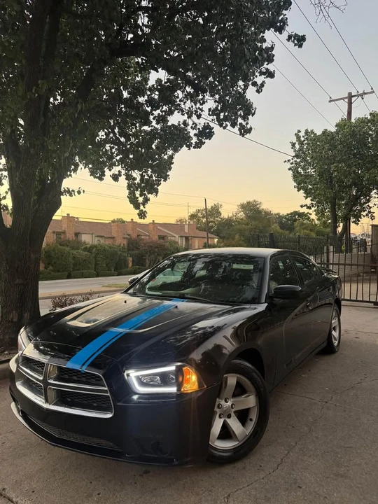 2014 Dodge Charger 6th Gen - Image 4 of 10