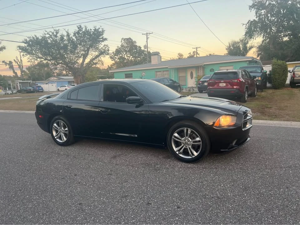 2014 Dodge Charger 6th Gen - Image 4 of 10