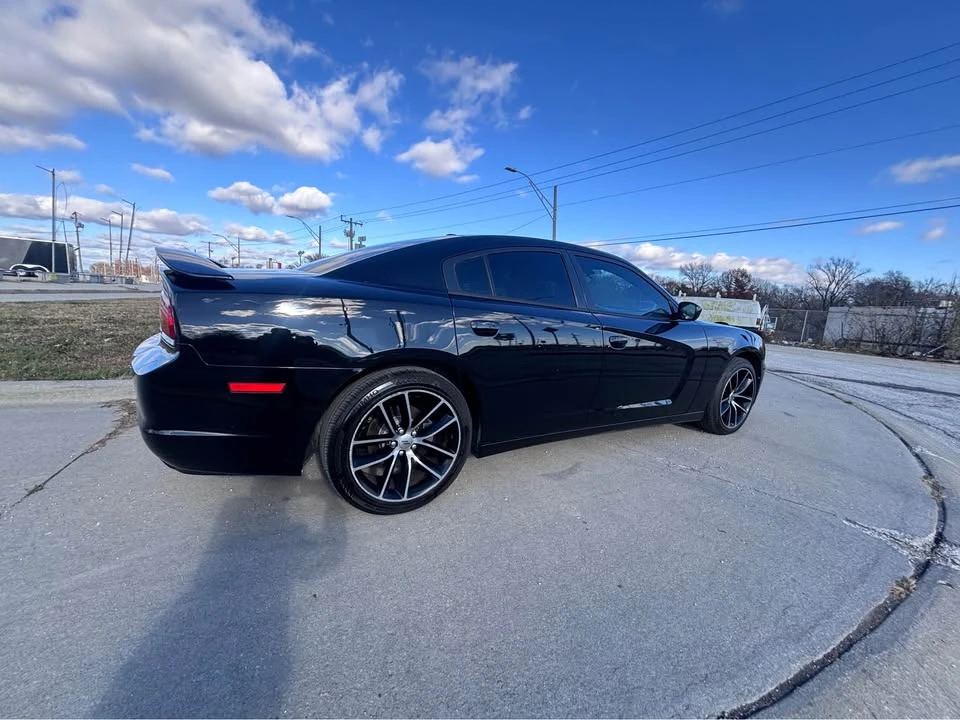 2014 Dodge Charger 7th Gen - Image 9 of 15