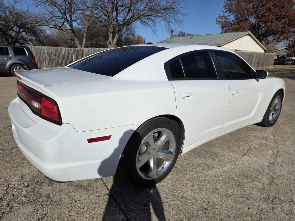 2014 Dodge Charger 6th Gen - Image 9 of 13