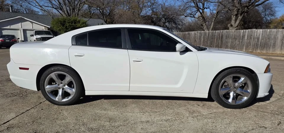 2014 Dodge Charger 6th Gen - Image 10 of 13