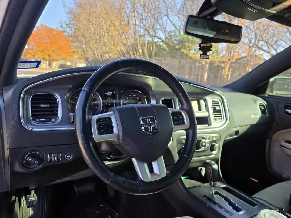 2014 Dodge Charger 6th Gen - Image 4 of 13