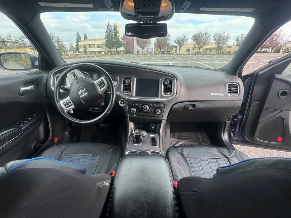 2014 Dodge Charger 7th Gen - Image 13 of 15