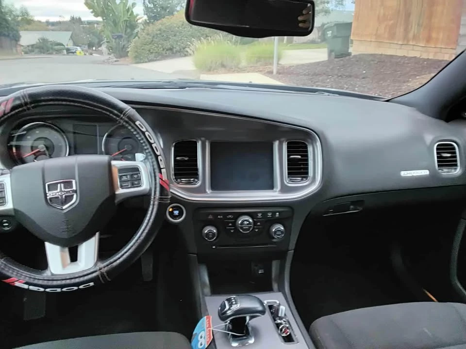 2014 Dodge Charger 6th Gen - Image 8 of 10