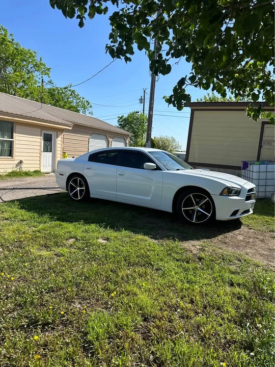 2014 Dodge Charger 7th Gen - Image 10 of 14