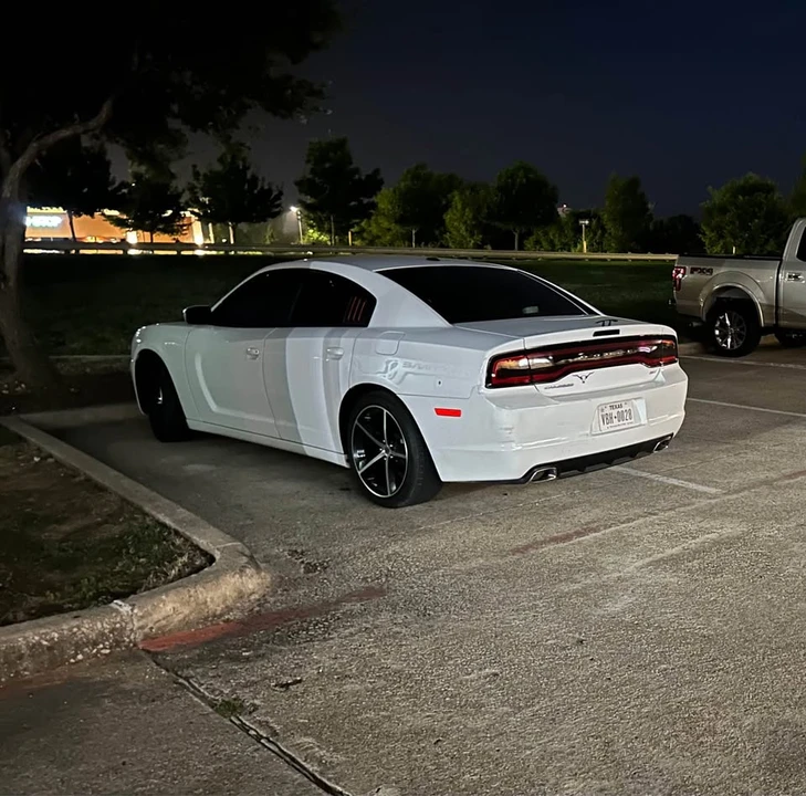 2014 Dodge Charger 7th Gen - Image 6 of 14