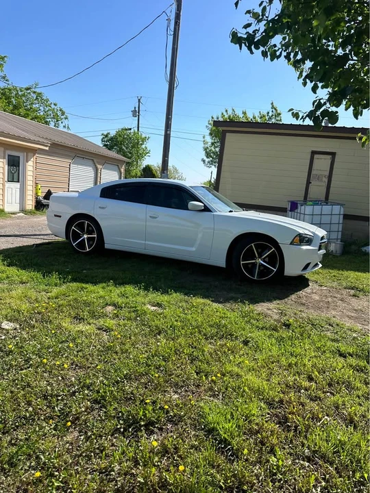 2014 Dodge Charger 7th Gen - Image 11 of 14